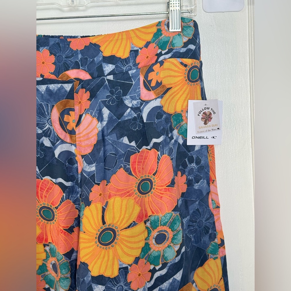 O'Neill Farrah Wide Leg Floral Pants in Sahara Sun Women’s Medium - Picture 3 of 6